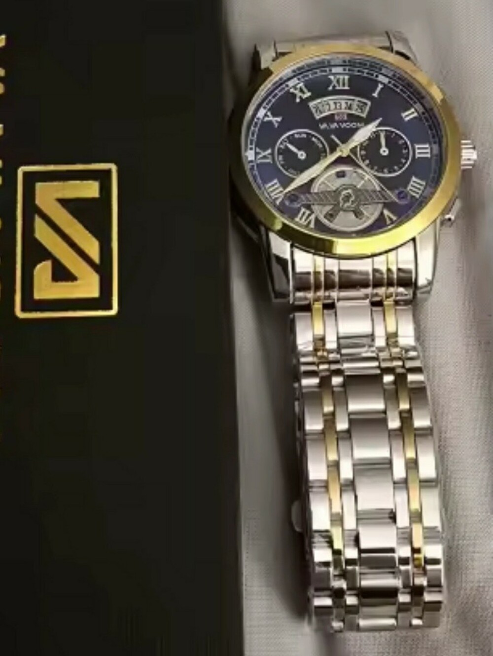 Men's Luxury Style Two-Tone Stainless Steel Watch – Blue Dial Water resistance
